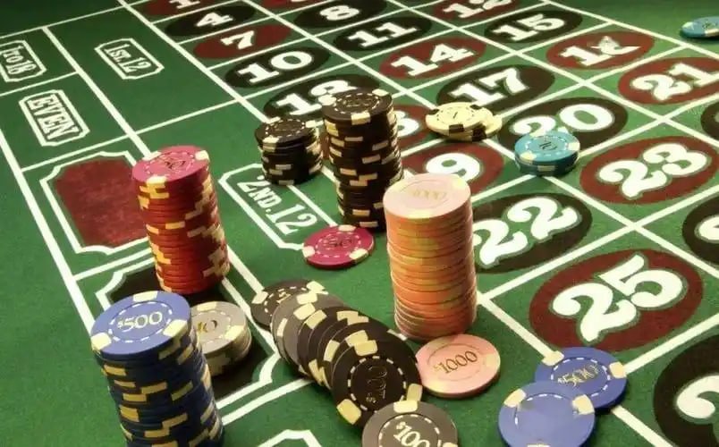 Mobile blackjack decision screen inside 662 bet apk guide section